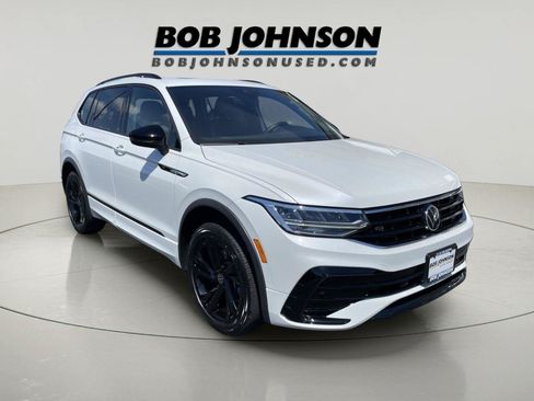Used 2023 Volkswagen Tiguan SE R-Line FWD image 1