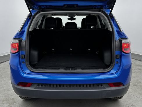 Used 2019 Jeep Compass Latitude w/ Cold Weather Group image 29