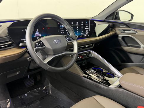 Certified 2025 Audi Q5 Premium AWD/4WD image 4