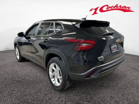 Certified 2024 Chevrolet Trax LS w/ LS Convenience Package image 17