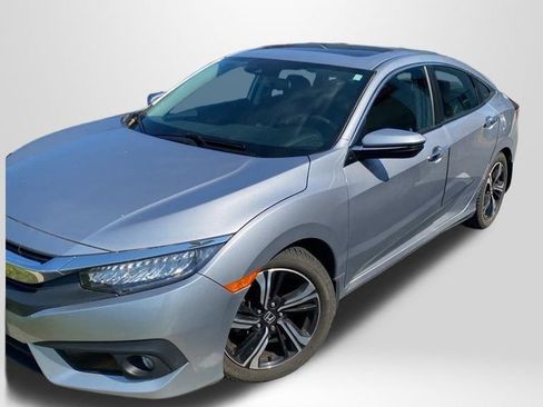 Used 2016 Honda Civic Touring image 2
