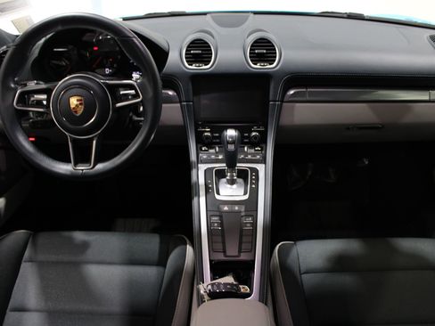 Used 2018 Porsche 718 Cayman Base image 32