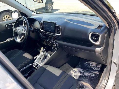 Used 2024 Hyundai Venue SEL FWD image 14