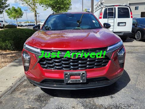 Used 2024 Chevrolet Trax RS w/ Driver Confidence Package FWD image 2