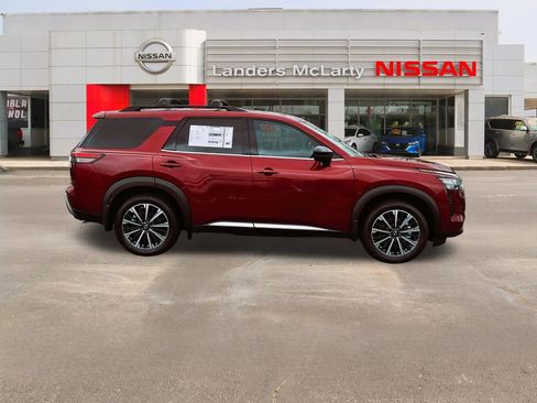 New 2026 Nissan Pathfinder Platinum w/ Cargo Package image 2