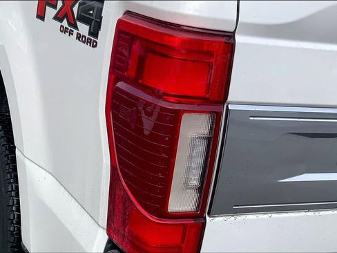 Used 2021 Ford F250 Platinum w/ FX4 Off-Road Package image 31