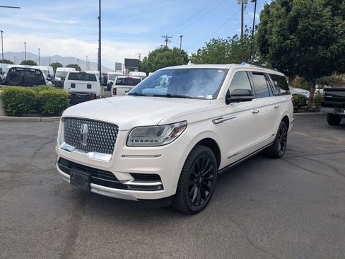 Used 2018 Lincoln Navigator L Reserve w/ Technology Package AWD/4WD image 10