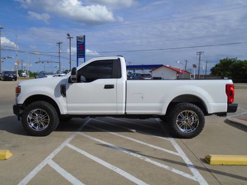 Used 2020 Ford F250 XL w/ Power Equipment Group image 4