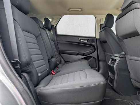 Used 2024 Ford Edge SE w/ Black Appearance Package AWD/4WD image 19
