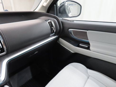 Used 2025 Ford Expedition Max Platinum w/ Platinum Ultimate Package image 24