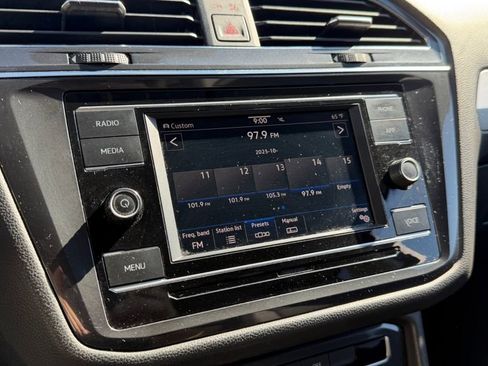 Used 2021 Volkswagen Tiguan S image 8