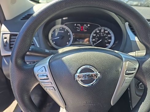 Used 2014 Nissan Sentra SV image 2