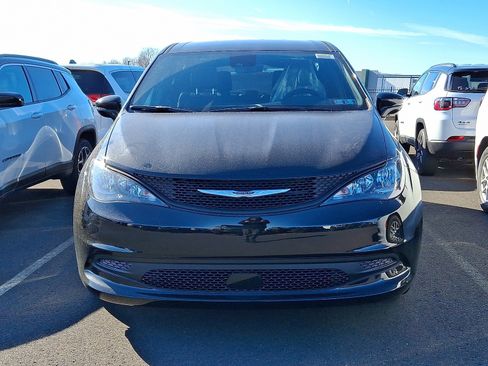 New 2026 Chrysler Voyager LX image 2