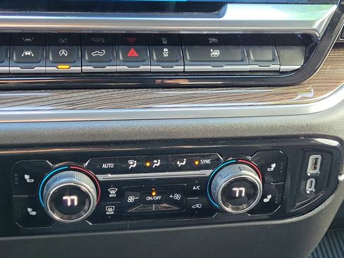 Used 2025 Chevrolet Silverado 1500 LT image 27