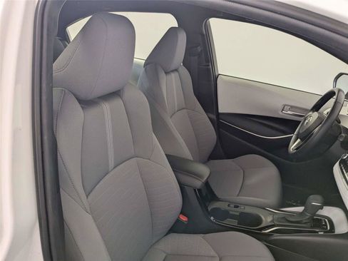 Certified 2024 Toyota Corolla SE FWD image 31
