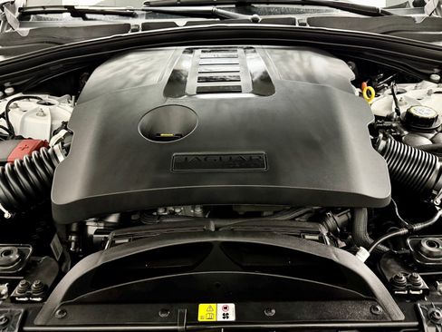 Used 2024 Jaguar F-PACE R-Dynamic S image 37