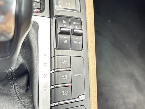 Used 2021 Porsche Macan S AWD/4WD image 40