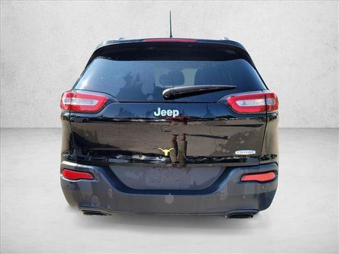 Used 2017 Jeep Cherokee Latitude w/ Safety/Convenience Group FWD image 6