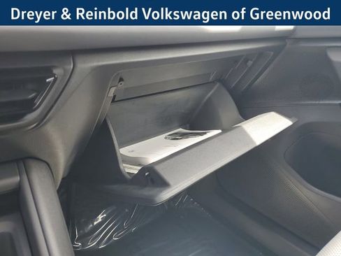 New 2025 Volkswagen Tiguan SE image 35