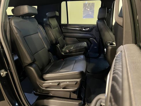 Used 2023 GMC Yukon XL Denali AWD/4WD image 36