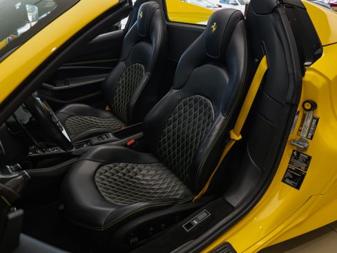 Used 2023 Ferrari F8 Tributo RWD image 10