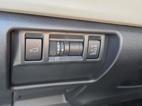 Used 2025 Subaru Forester Limited image 30