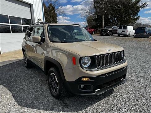 Used 2016 Jeep Renegade Latitude w/ Cold Weather Group image 3