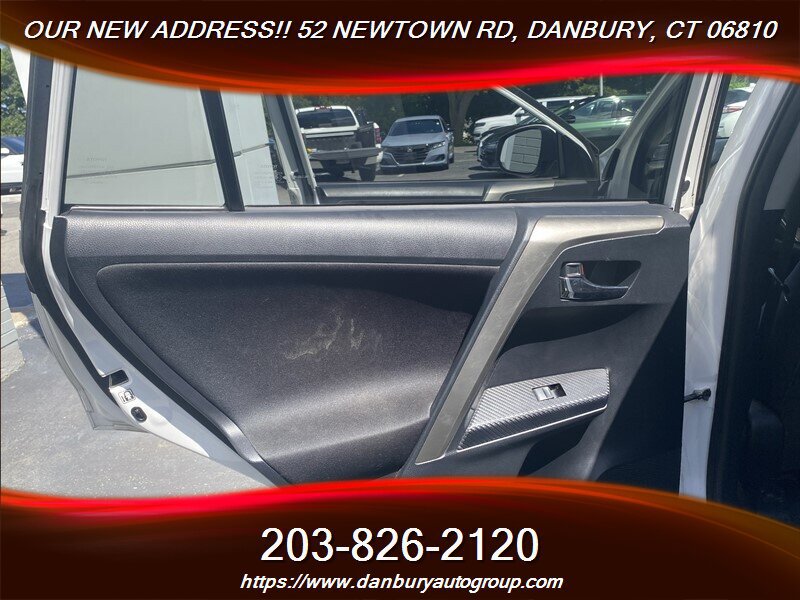 Used 2015 Toyota RAV4 XLE AWD/4WD image 17
