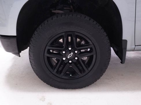 Used 2025 Chevrolet Silverado 1500 Custom Trail Boss AWD/4WD image 31