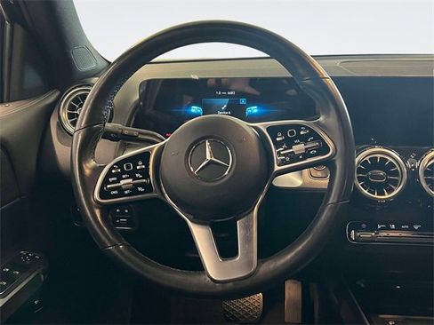 Used 2022 Mercedes-Benz GLB 250 4MATIC image 14