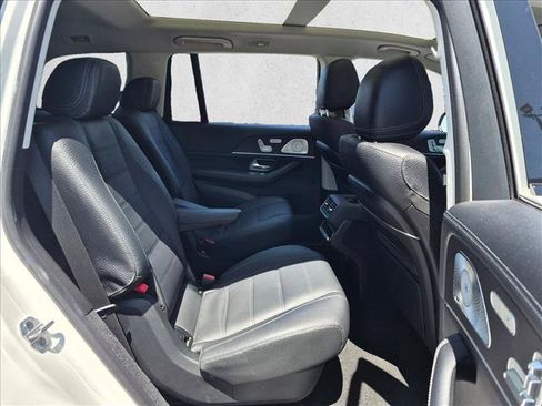 Used 2024 Mercedes-Benz GLS 580 4MATIC image 17