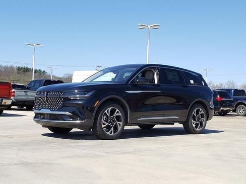 New 2026 Lincoln Nautilus Premier AWD/4WD image 4