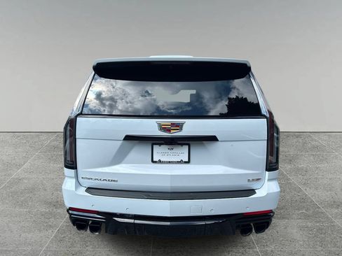 New 2026 Cadillac Escalade ESV V AWD/4WD image 4
