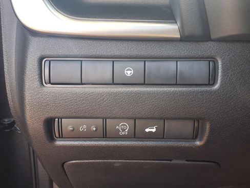 Used 2025 Nissan Rogue SV AWD/4WD image 6