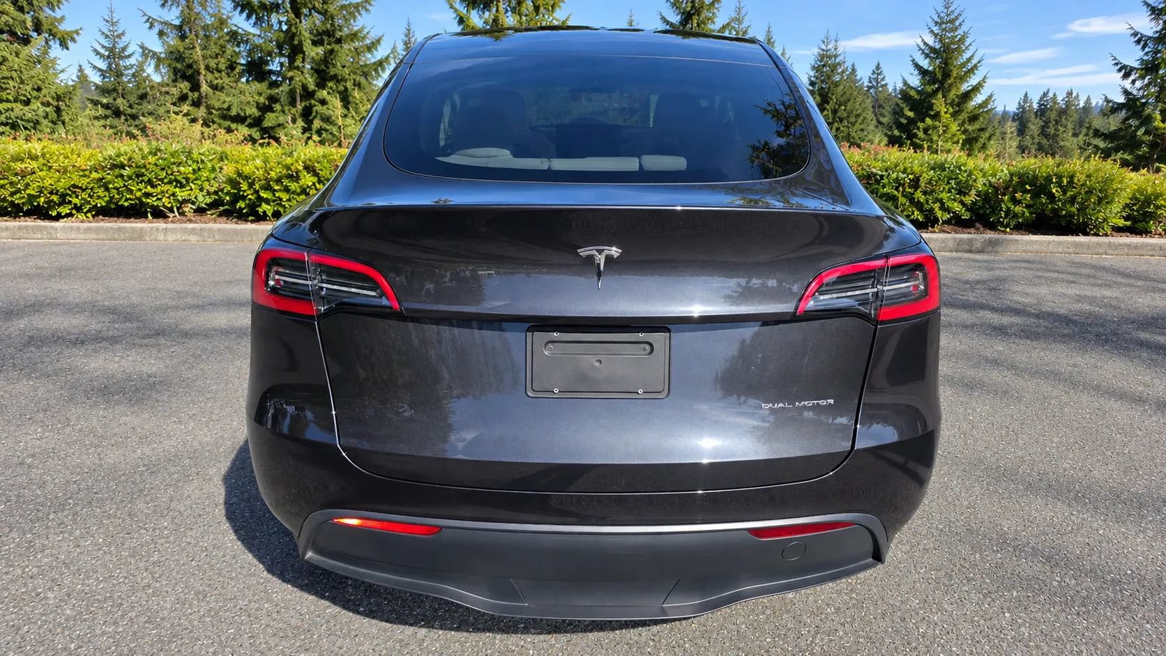 Used 2024 Tesla Model Y Long Range AWD/4WD image 6