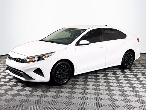 Used 2024 Kia Forte LX FWD image 4