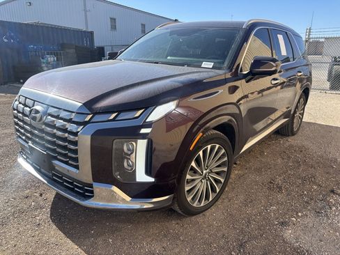Used 2024 Hyundai Palisade Calligraphy image 3