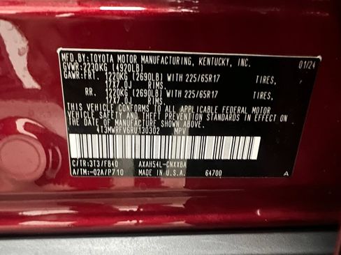 Used 2024 Toyota RAV4 LE AWD/4WD image 33