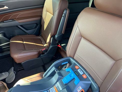 Used 2021 Volkswagen Atlas SE w/ Panoramic Sunroof Package AWD/4WD image 7