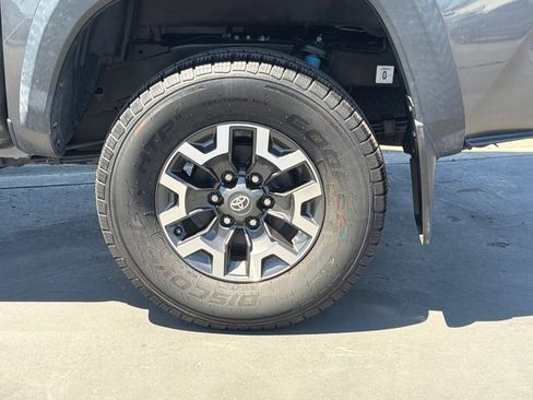 Certified 2019 Toyota Tacoma TRD Off-Road w/ Technology Package RWD image 17