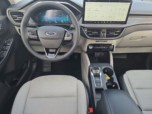 Used 2023 Ford Escape Platinum image 34
