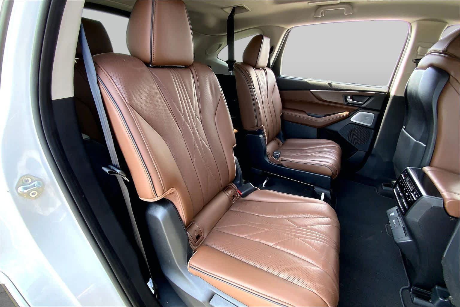 Used 2025 Acura MDX w/ Advance Package AWD/4WD image 19