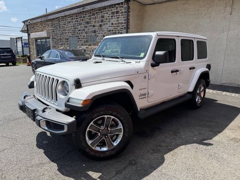 Used 2018 Jeep Wrangler Unlimited Sahara w/ LED Lighting Group AWD/4WD image 2