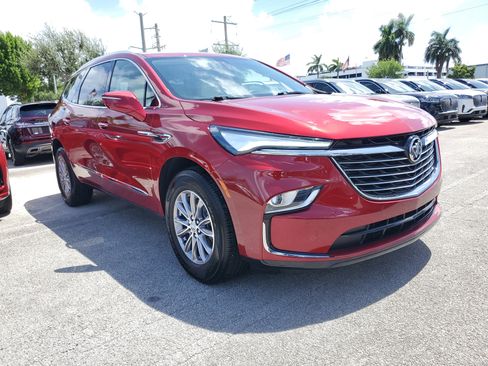 Used 2023 Buick Enclave Essence image 24