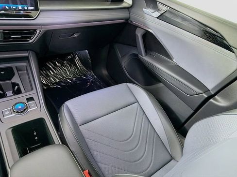 New 2026 Volkswagen Tiguan SE R-Line image 25