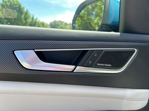 Used 2024 Volkswagen Atlas Cross Sport SEL Premium R-Line image 12