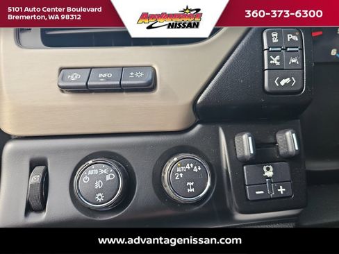 Used 2018 GMC Yukon Denali image 10