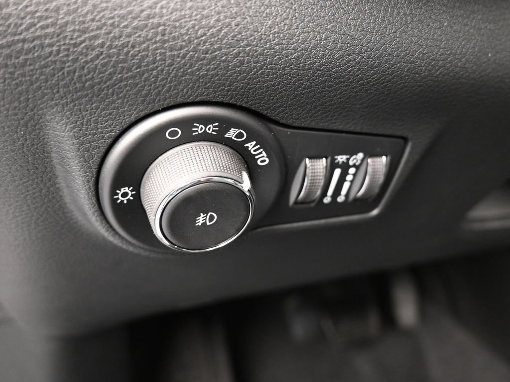 New 2026 Jeep Compass Latitude AWD/4WD image 13
