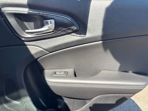 Used 2016 Chrysler 200 S FWD image 36
