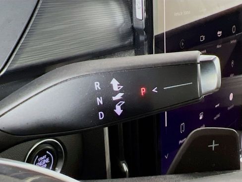 Used 2024 GMC Acadia Elevation image 17